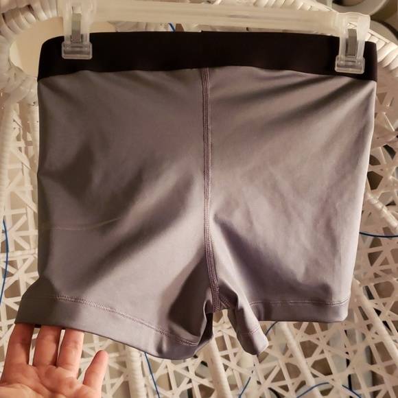 Nike grey shorts - Picture 2 of 8